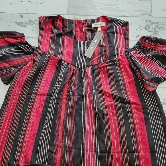 Monteau Cold Shoulder Striped Top Size Medium NWT - Picture 3 of 9